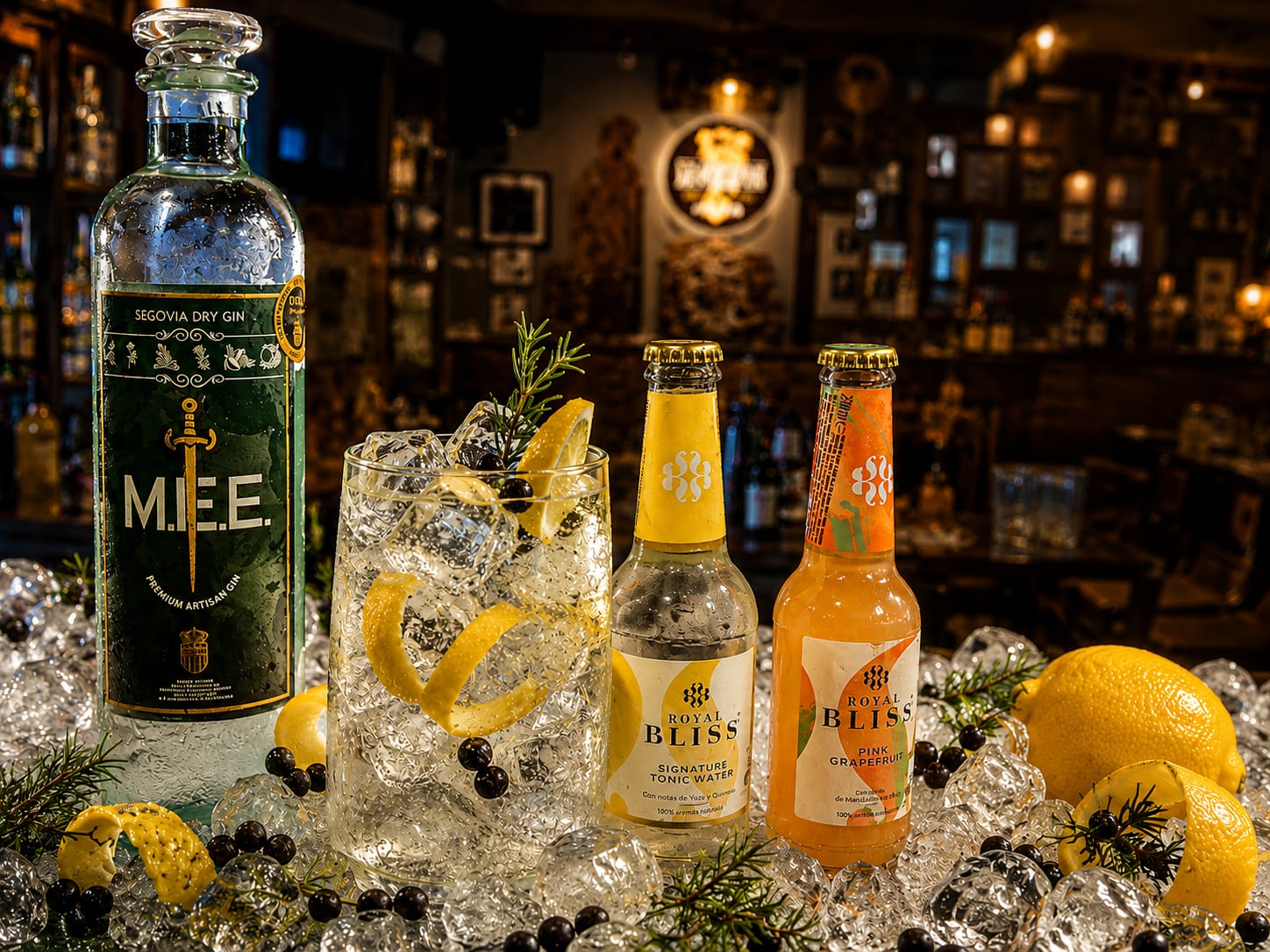 La Alacena de Excalibur: ginebra M.I.E.E., vinos, destilados y licores propios