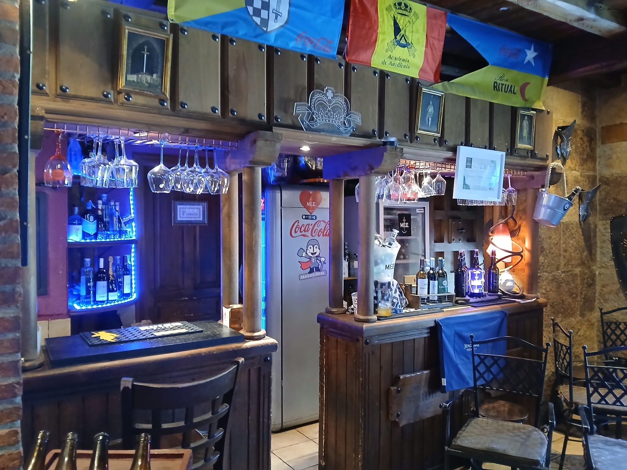 Fachada de piedra de Cervecería Excalibur, fundada en 2001