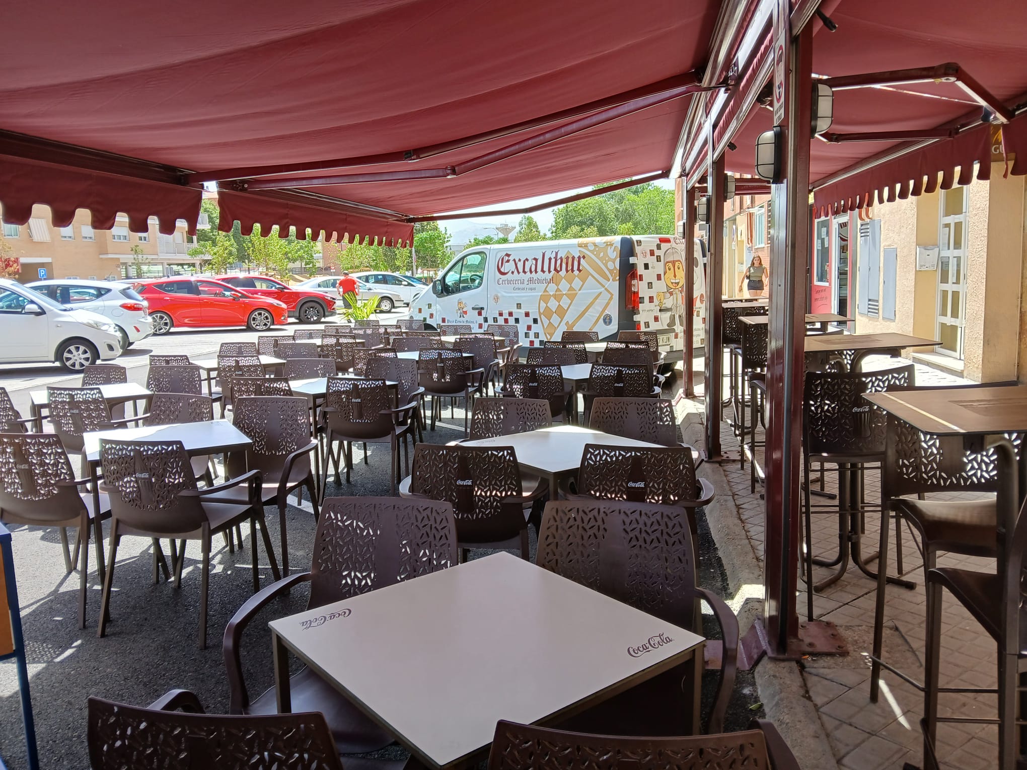 Terraza cubierta de Cervecería Excalibur